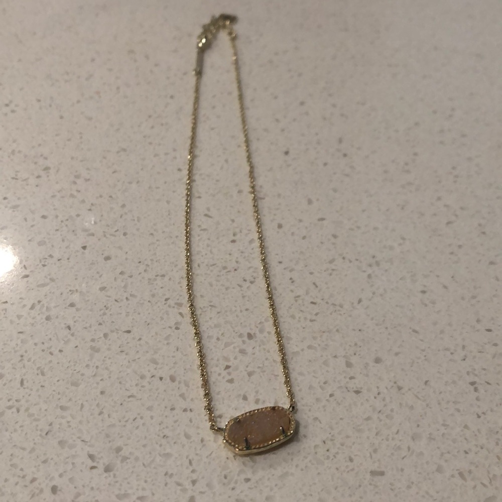 Kendra Scott necklace